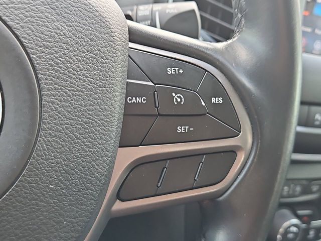Thumbnail: 2019 Jeep Cherokee - 30