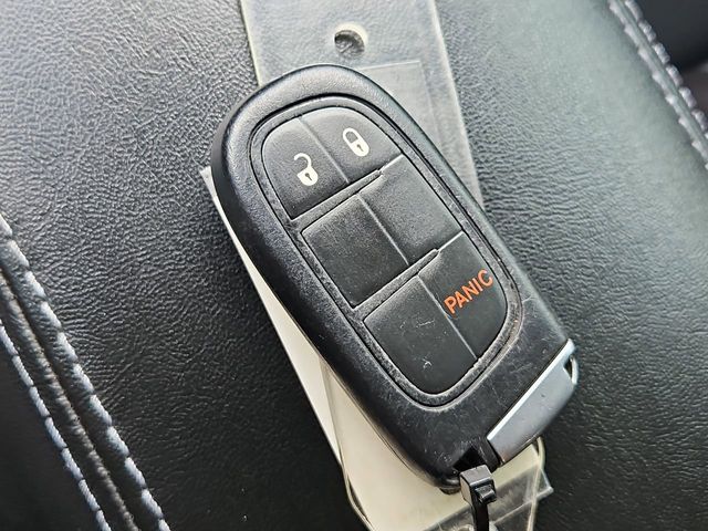 Thumbnail: 2019 Jeep Cherokee - 19