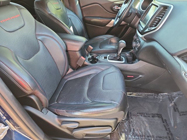 Thumbnail: 2018 Jeep Cherokee - 12