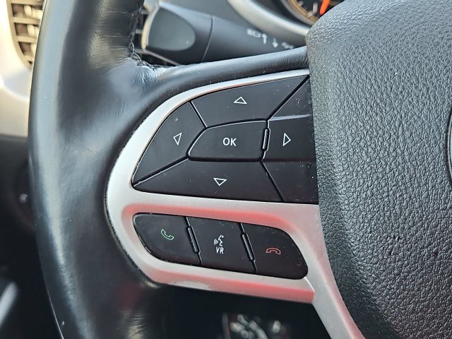 Thumbnail: 2018 Jeep Cherokee - 30