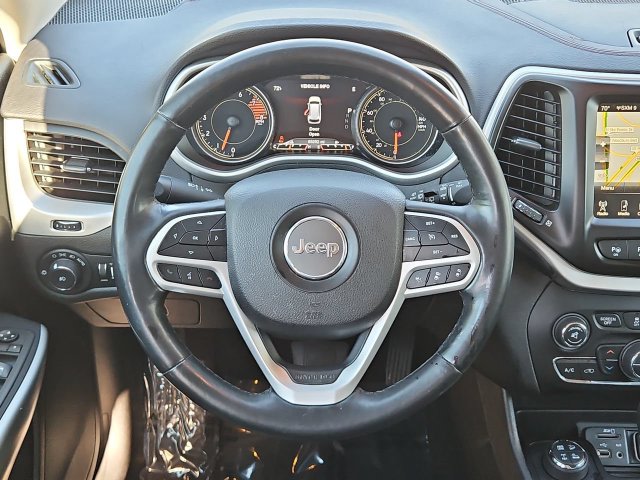 Thumbnail: 2018 Jeep Cherokee - 14