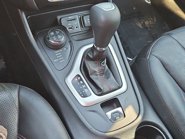 Thumbnail: 2018 Jeep Cherokee - 16