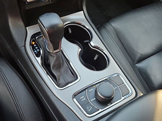 Thumbnail: 2022 Jeep Grand Cherokee - 16