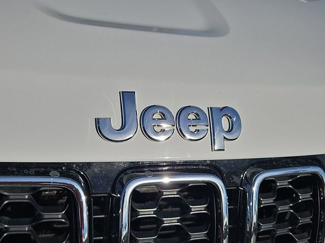 Thumbnail: 2022 Jeep Grand Cherokee - 24