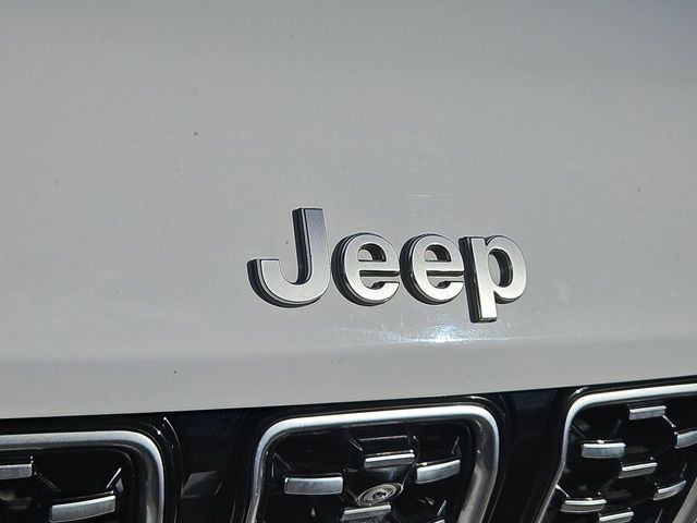 Thumbnail: 2022 Jeep Grand Cherokee - 24
