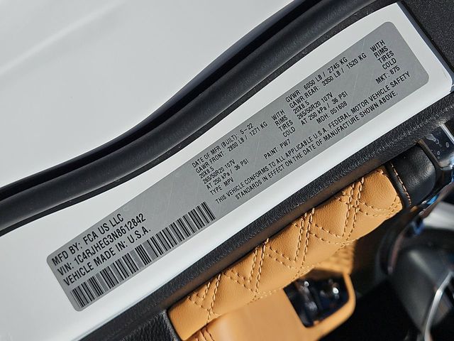 Thumbnail: 2022 Jeep Grand Cherokee - 38