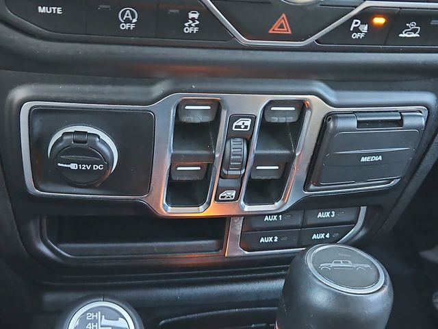 Thumbnail: 2021 Jeep Gladiator - 31