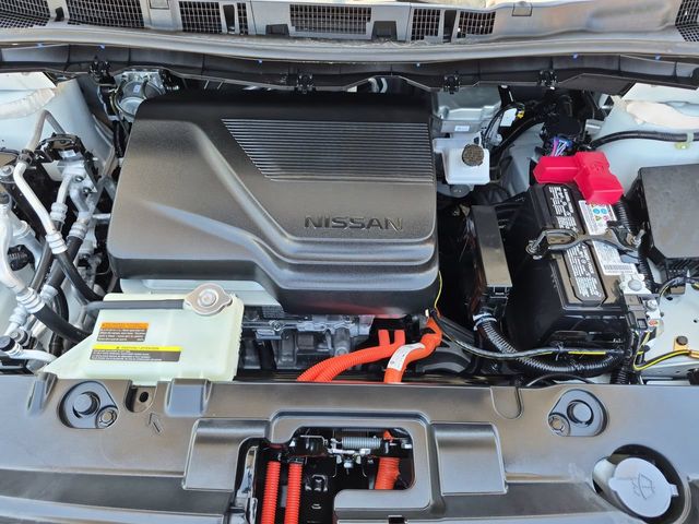 Thumbnail: 2023 Nissan Leaf - 9