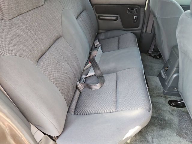 Thumbnail: 2004 Nissan Frontier - 27