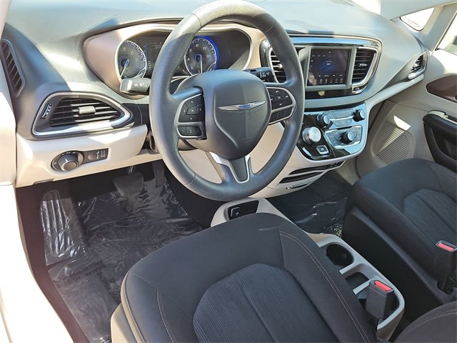 2018 Chrysler Pacifica L 2