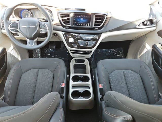 2018 Chrysler Pacifica L 10