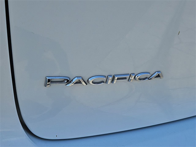 2018 Chrysler Pacifica L 24