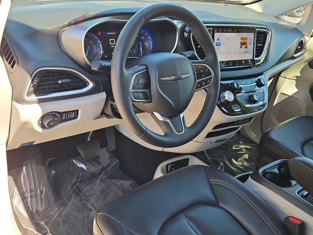 Thumbnail: 2024 Chrysler Pacifica - 2