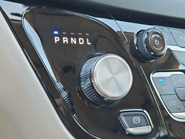 Thumbnail: 2024 Chrysler Pacifica - 17