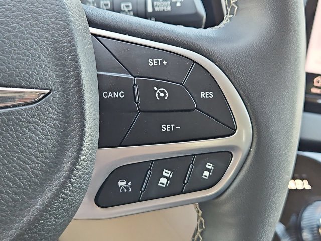 Thumbnail: 2024 Chrysler Pacifica - 30