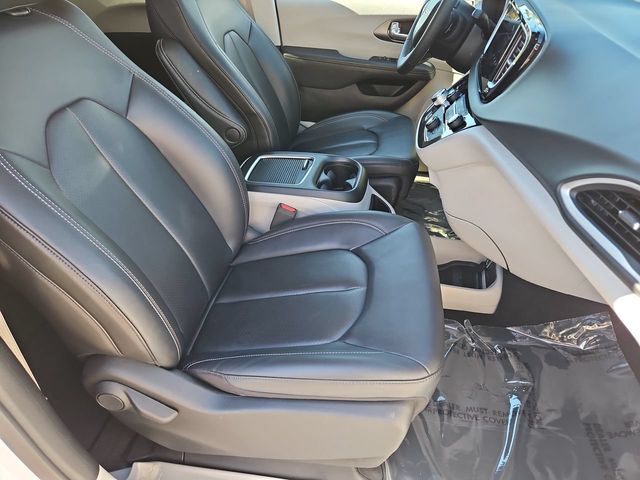 Thumbnail: 2024 Chrysler Pacifica - 12