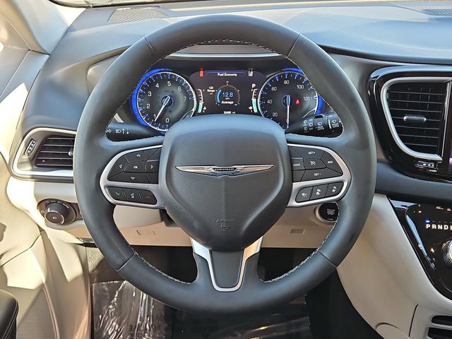 Thumbnail: 2024 Chrysler Pacifica - 14