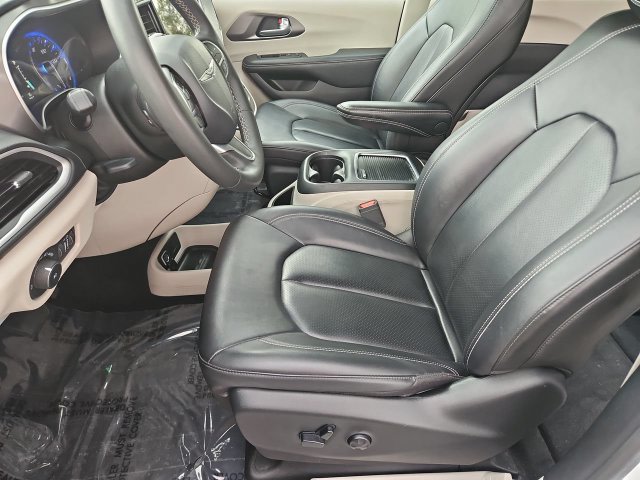 Thumbnail: 2024 Chrysler Pacifica - 11