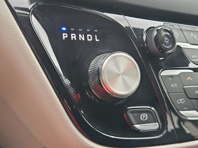 Thumbnail: 2024 Chrysler Pacifica - 16