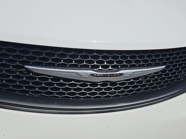 Thumbnail: 2023 Chrysler Voyager - 7