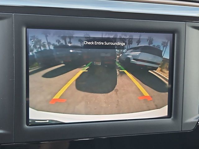 Thumbnail: 2023 Chrysler Voyager - 31