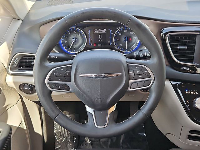 Thumbnail: 2023 Chrysler Voyager - 14