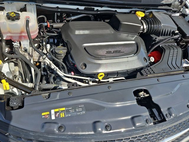 Thumbnail: 2023 Chrysler Voyager - 9