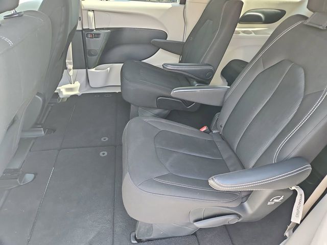 Thumbnail: 2023 Chrysler Voyager - 13