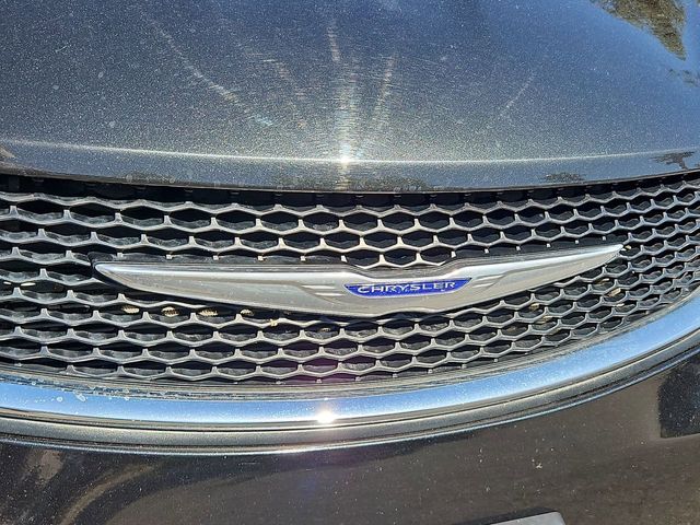 Thumbnail: 2020 Chrysler Voyager - 7