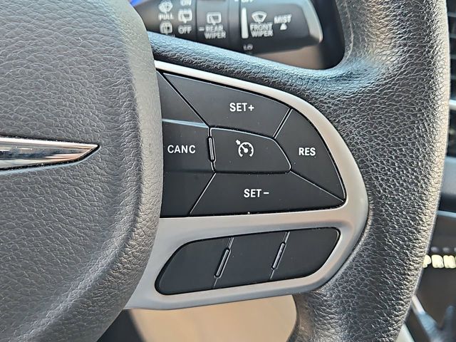 Thumbnail: 2020 Chrysler Voyager - 29