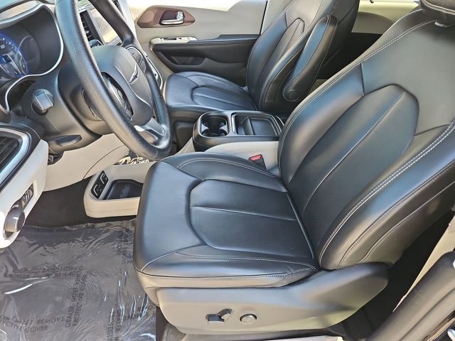 Thumbnail: 2020 Chrysler Voyager - 11