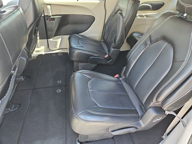 Thumbnail: 2020 Chrysler Voyager - 13