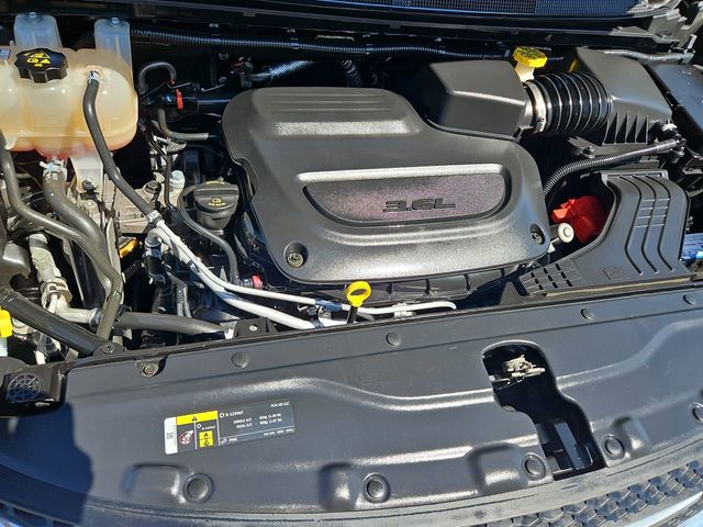 Thumbnail: 2020 Chrysler Voyager - 9