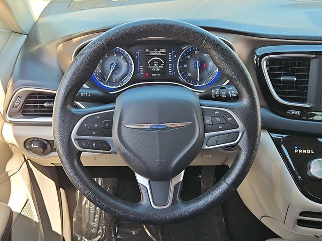 Thumbnail: 2020 Chrysler Voyager - 14
