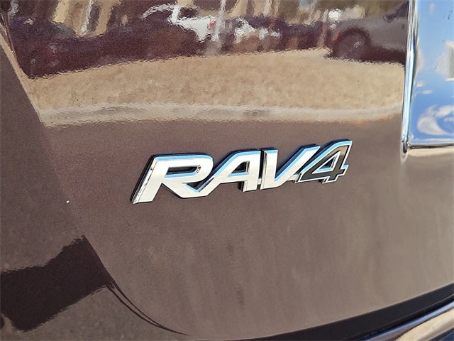 2017 Toyota RAV4 Limited 26