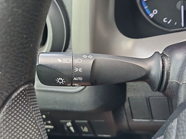 Thumbnail: 2018 Toyota RAV4 - 31