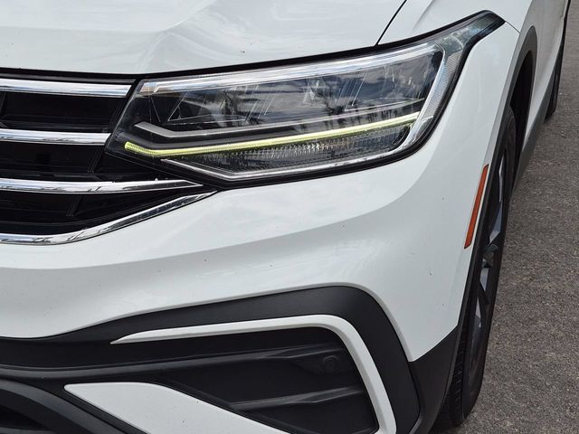 Thumbnail: 2022 Volkswagen Tiguan - 25
