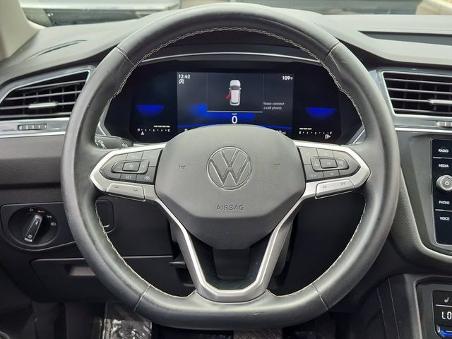 Thumbnail: 2022 Volkswagen Tiguan - 14