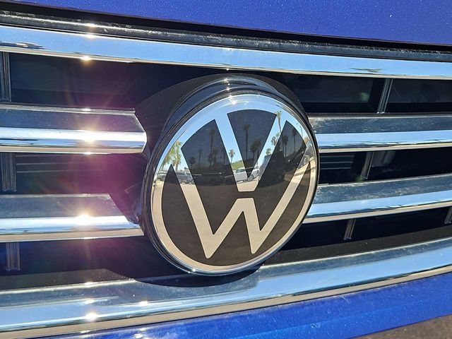 Thumbnail: 2022 Volkswagen Tiguan - 7