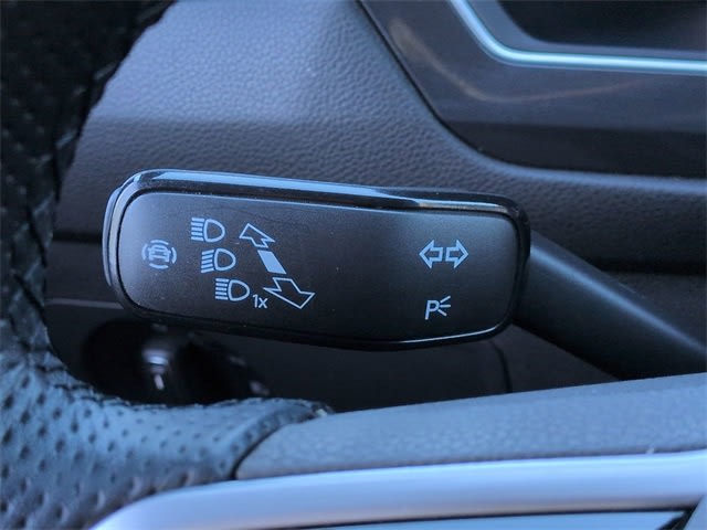 Thumbnail: 2023 Volkswagen Tiguan - 19