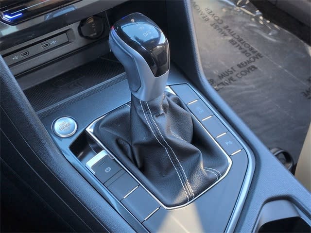 Thumbnail: 2023 Volkswagen Tiguan - 16