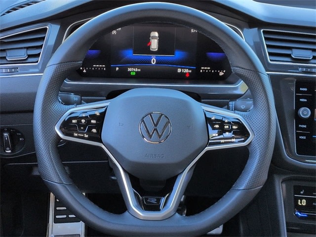 Thumbnail: 2023 Volkswagen Tiguan - 14