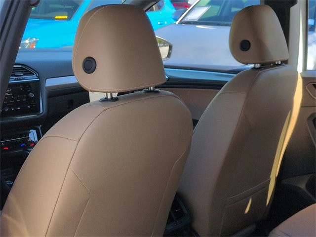 Thumbnail: 2023 Volkswagen Tiguan - 12