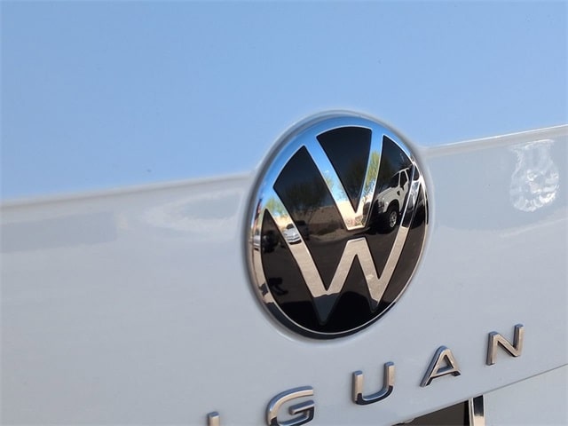 Thumbnail: 2023 Volkswagen Tiguan - 7