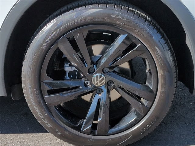 Thumbnail: 2023 Volkswagen Tiguan - 8