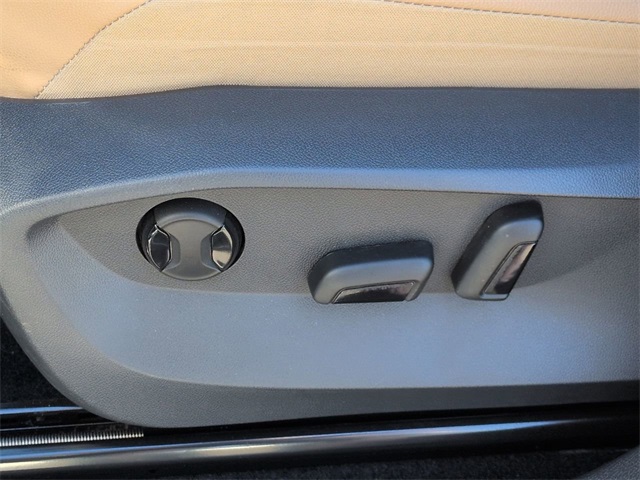 Thumbnail: 2023 Volkswagen Tiguan - 27