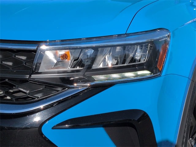 Thumbnail: 2022 Volkswagen Taos - 25