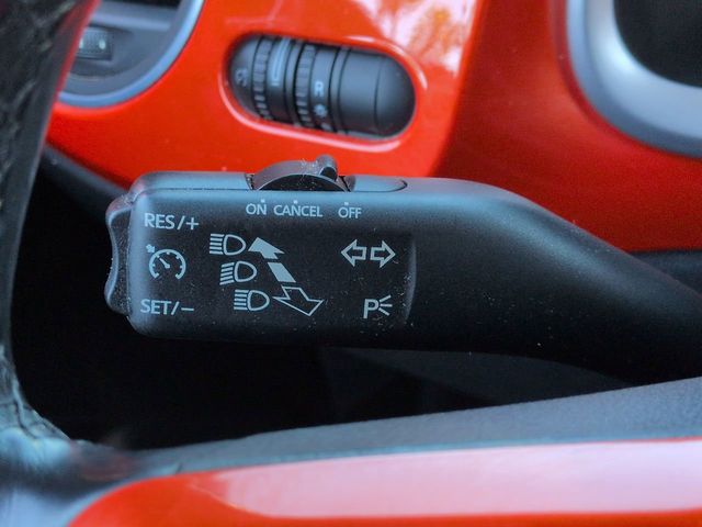 Thumbnail: 2016 Volkswagen Beetle - 28
