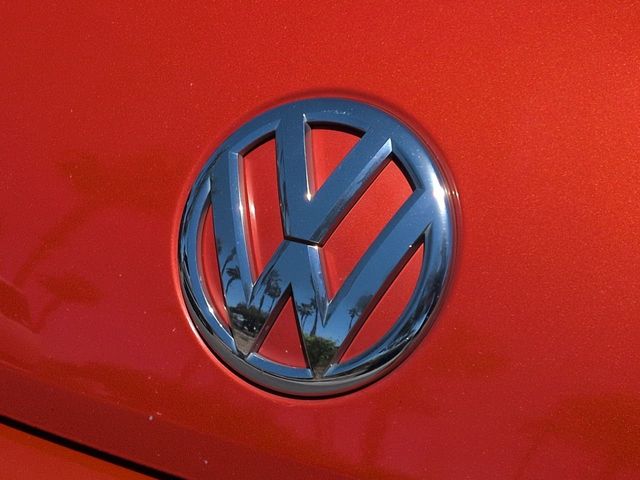 Thumbnail: 2016 Volkswagen Beetle - 7