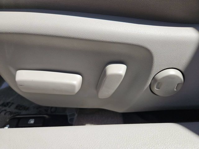 Thumbnail: 2017 Toyota Camry - 25
